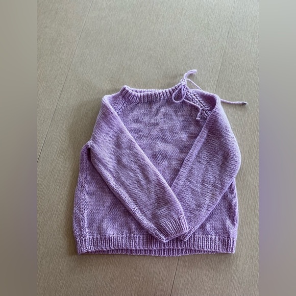 VINTAGE HAND KNIT GIRL’S PURPLE SWEATER - Picture 5 of 8